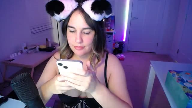 Gallery image thumbnail from Scout's myfreecams stream on, 12/20/2025, 03:52 image 18 of 20
