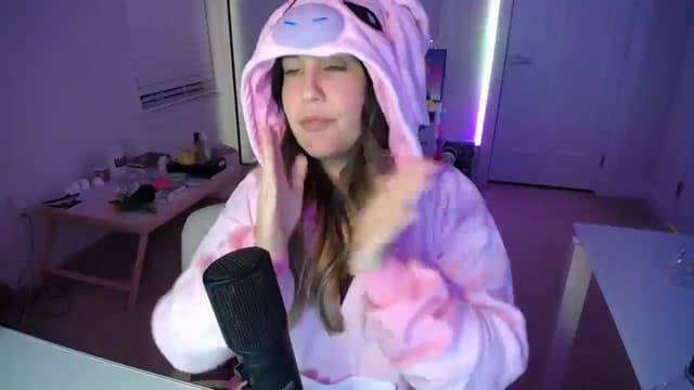 Gallery image thumbnail from Scout's myfreecams stream on, 01/17/2026, 03:23 image 17 of 20