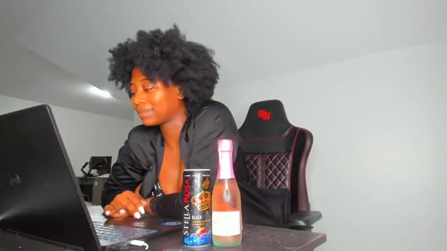 Gallery image thumbnail from Seven's myfreecams stream on, 02/07/2023, 06:16 image 4 of 20