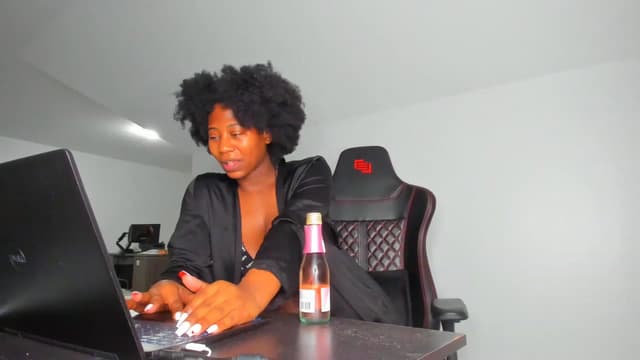 Gallery image thumbnail from Seven's myfreecams stream on, 02/07/2023, 06:16 image 7 of 20
