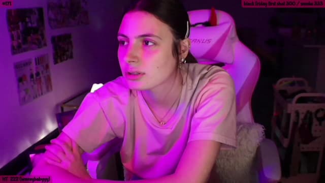 Gallery image thumbnail from SeySo's myfreecams stream on, 11/26/2022, 03:35 image 2 of 20