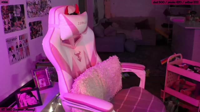 Gallery image thumbnail from SeySo's myfreecams stream on, 11/27/2022, 06:15 image 11 of 20