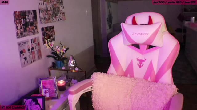 Gallery image thumbnail from SeySo's myfreecams stream on, 01/06/2023, 06:29 image 10 of 20