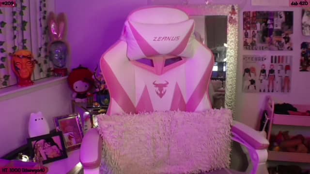 Gallery image thumbnail from SeySo's myfreecams stream on, 02/01/2023, 08:13 image 19 of 20