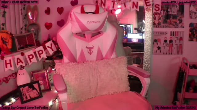 Gallery image thumbnail from SeySo's myfreecams stream on, 02/15/2023, 06:37 image 3 of 20