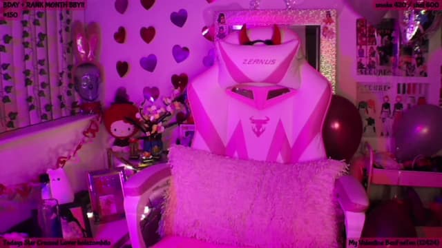Gallery image thumbnail from SeySo's myfreecams stream on, 03/01/2023, 07:05 image 7 of 20
