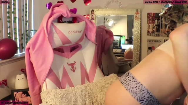 Gallery image thumbnail from SeySo's myfreecams stream on, 03/07/2023, 21:44 image 17 of 20