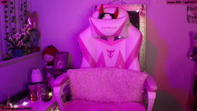 Gallery image thumbnail from SeySo's myfreecams stream on, 03/27/2023, 04:24 image 13 of 20