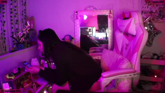 Gallery image thumbnail from SeySo's myfreecams stream on, 03/30/2023, 04:08 image 18 of 20