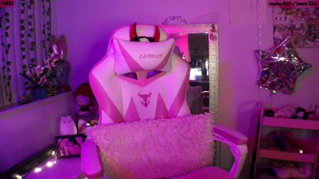 Gallery image thumbnail from SeySo's myfreecams stream on, 03/31/2023, 03:06 image 10 of 20