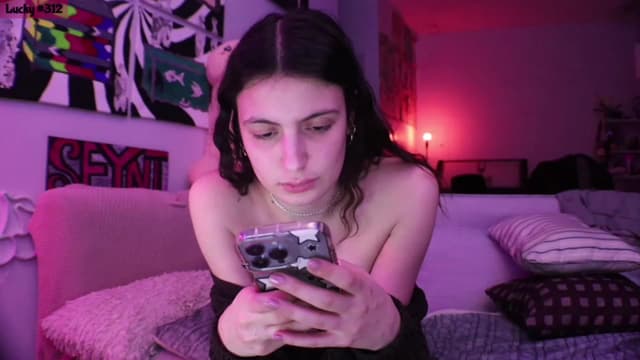 Gallery image thumbnail from Seynt's myfreecams stream on, 01/21/2024, 09:30 image 12 of 20