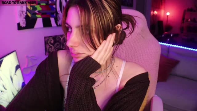 Gallery image thumbnail from Seynt's myfreecams stream on, 04/22/2024, 05:01 image 19 of 20