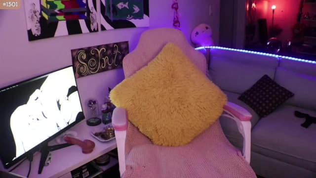 Gallery image thumbnail from Seynt's myfreecams stream on, 07/04/2024, 02:10 image 18 of 20