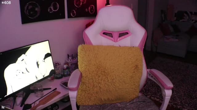 Gallery image thumbnail from Seynt's myfreecams stream on, 08/03/2024, 24:27 image 16 of 20