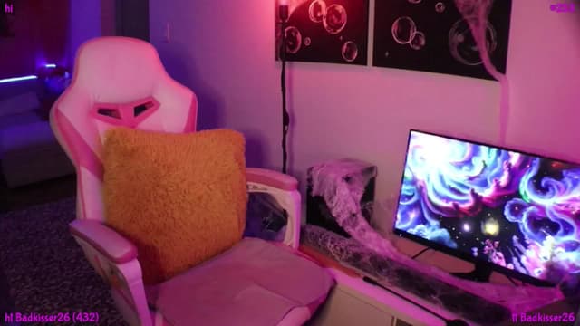 Gallery image thumbnail from Seynt's myfreecams stream on, 10/18/2024, 05:26 image 8 of 20