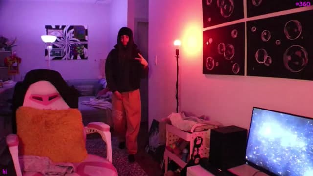 Gallery image thumbnail from Seynt's myfreecams stream on, 11/26/2024, 07:42 image 19 of 20