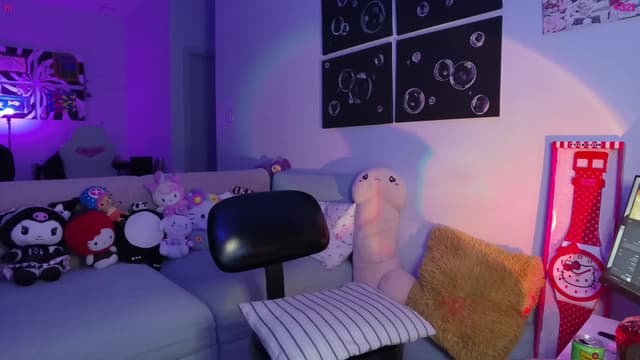 Gallery image thumbnail from Seynt's myfreecams stream on, 04/10/2025, 04:04 image 14 of 20