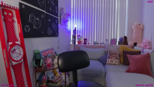 Gallery image thumbnail from Seynt's myfreecams stream on, 07/10/2025, 18:50 image 14 of 20