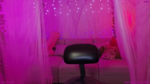 Gallery image thumbnail from Seynt's myfreecams stream on, 07/21/2025, 07:13 image 18 of 20