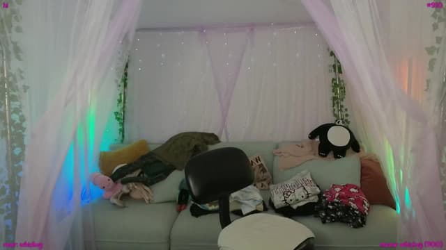 Gallery image thumbnail from Seynt's myfreecams stream on, 08/13/2025, 04:39 image 14 of 20