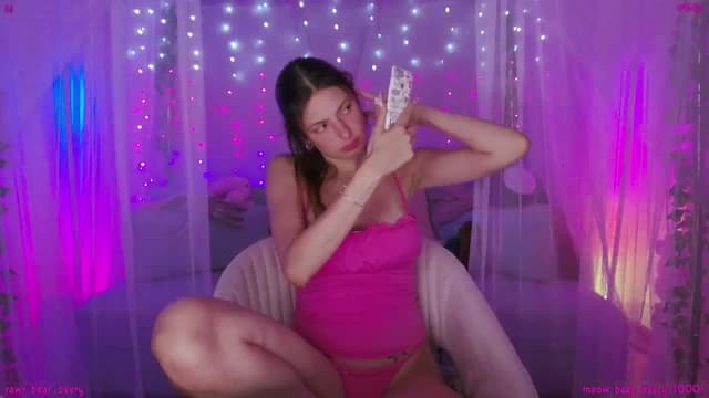 Gallery image thumbnail from Seynt's myfreecams stream on, 08/22/2025, 07:01 image 16 of 20