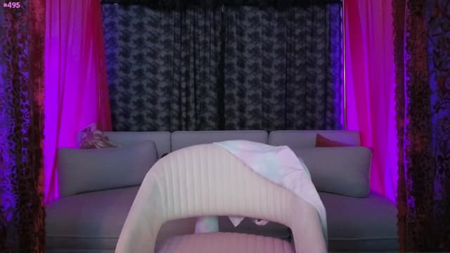 Gallery image thumbnail from Seynt's myfreecams stream on, 11/06/2025, 24:01 image 9 of 20
