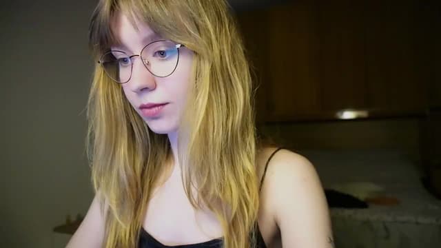 Gallery image thumbnail from Sia_A's myfreecams stream on, 05/14/2026, 24:03 image 14 of 20