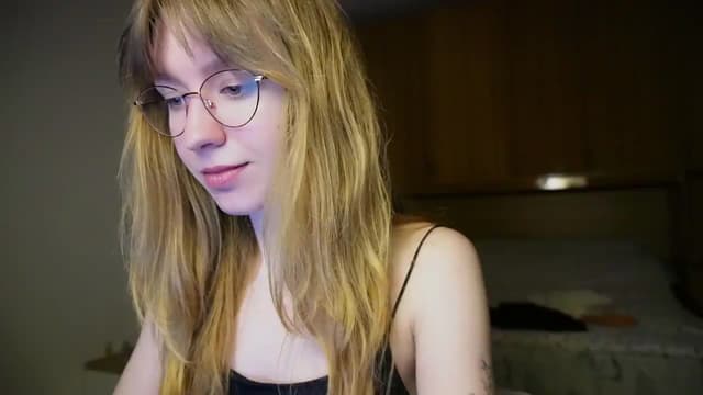 Gallery image thumbnail from Sia_A's myfreecams stream on, 05/14/2026, 24:03 image 19 of 20