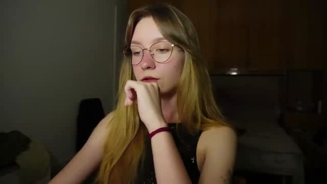 Gallery image thumbnail from Sia_A's myfreecams stream on, 07/07/2026, 22:21 image 8 of 20