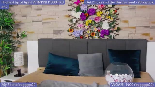 Gallery image thumbnail from SkyV_'s myfreecams stream on, 04/13/2023, 17:55 image 14 of 20