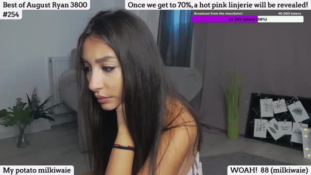 Gallery image thumbnail from SkyV_'s myfreecams stream on, 08/08/2023, 17:13 image 10 of 20