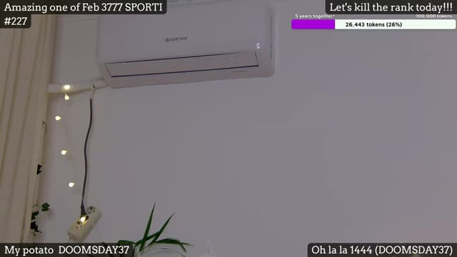 Gallery image thumbnail from SkyV_'s myfreecams stream on, 02/11/2024, 20:06 image 16 of 20