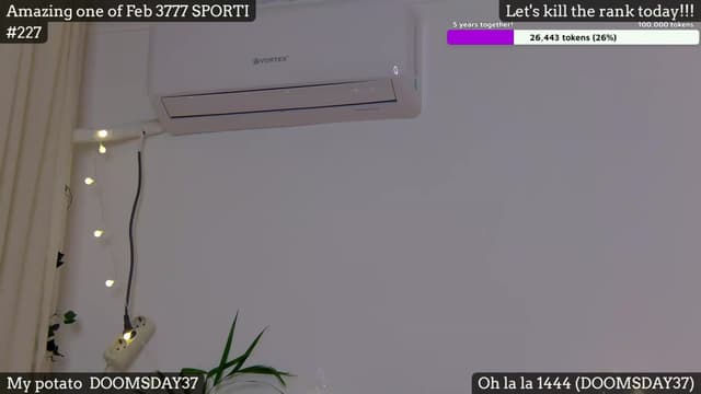 Gallery image thumbnail from SkyV_'s myfreecams stream on, 02/11/2024, 20:06 image 17 of 20