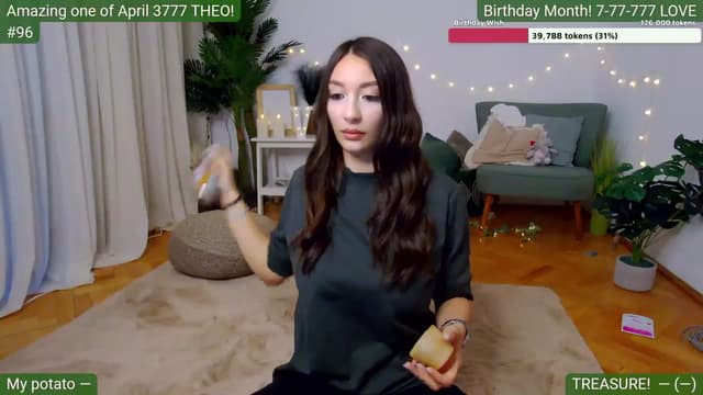 Gallery image thumbnail from SkyV_'s myfreecams stream on, 04/08/2024, 17:07 image 11 of 20