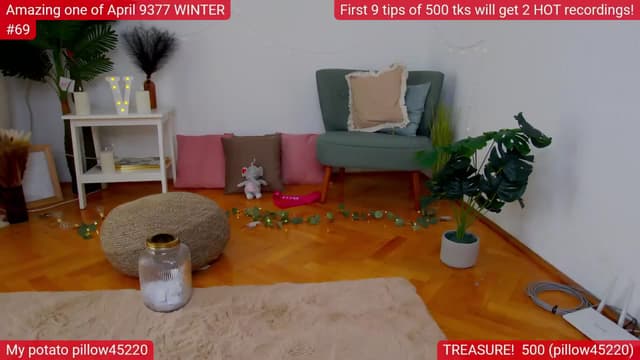 Gallery image thumbnail from SkyV_'s myfreecams stream on, 04/26/2024, 15:52 image 9 of 20