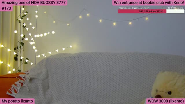 Gallery image thumbnail from SkyV_'s myfreecams stream on, 11/25/2024, 19:32 image 18 of 20