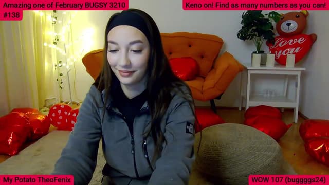 Gallery image thumbnail from SkyV_'s myfreecams stream on, 02/18/2025, 22:21 image 16 of 20