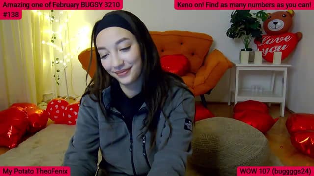Gallery image thumbnail from SkyV_'s myfreecams stream on, 02/18/2025, 22:21 image 20 of 20