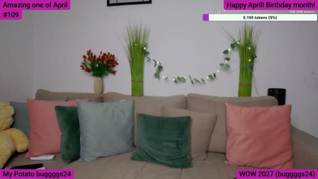 Gallery image thumbnail from SkyV_'s myfreecams stream on, 04/01/2025, 18:19 image 17 of 20