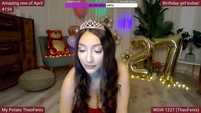 Gallery image thumbnail from SkyV_'s myfreecams stream on, 04/13/2025, 20:03 image 2 of 20