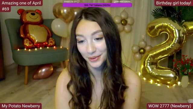 Gallery image thumbnail from SkyV_'s myfreecams stream on, 04/13/2025, 22:27 image 2 of 20