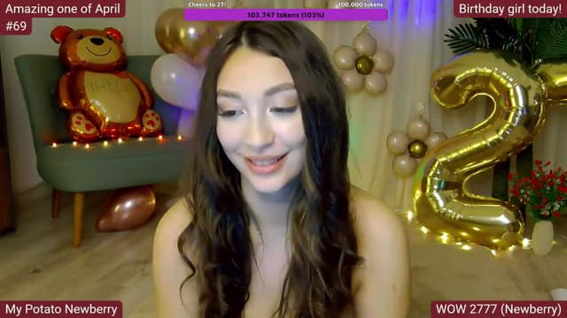 Gallery image thumbnail from SkyV_'s myfreecams stream on, 04/13/2025, 22:27 image 3 of 20