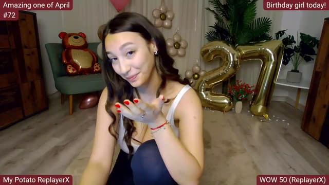 Gallery image thumbnail from SkyV_'s myfreecams stream on, 04/14/2025, 18:28 image 18 of 20