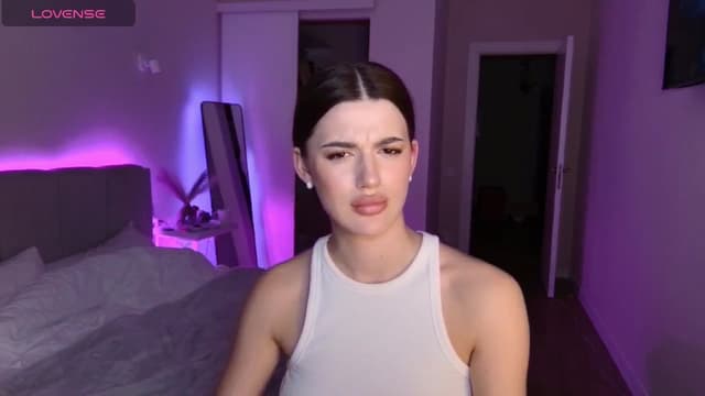 Gallery image thumbnail from Sonyx's myfreecams stream on, 12/18/2024, 21:32 image 17 of 20