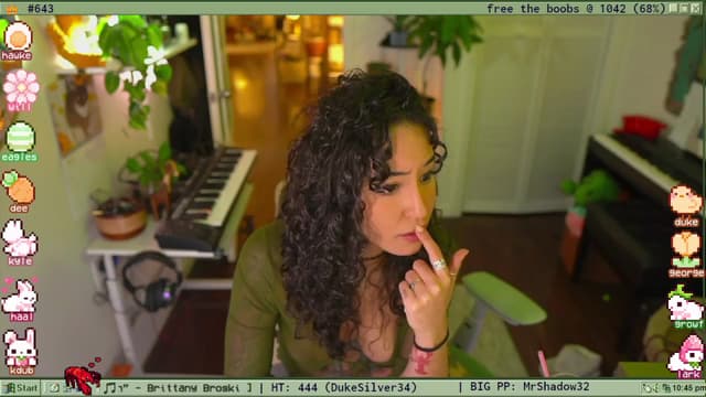 Gallery image thumbnail from TERRA's myfreecams stream on, 04/25/2025, 03:15 image 17 of 20