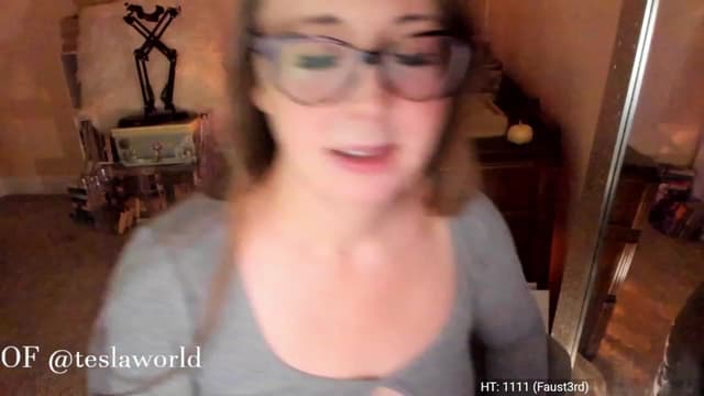 Gallery image thumbnail from Tesla's myfreecams stream on, 11/19/2022, 06:17 image 8 of 20