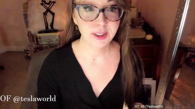 Gallery image thumbnail from Tesla's myfreecams stream on, 11/20/2022, 05:50 image 4 of 20
