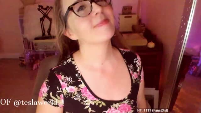 Gallery image thumbnail from Tesla's myfreecams stream on, 11/26/2022, 06:14 image 16 of 20