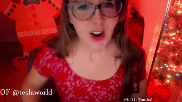 Gallery image thumbnail from Tesla's myfreecams stream on, 12/24/2022, 06:54 image 2 of 20