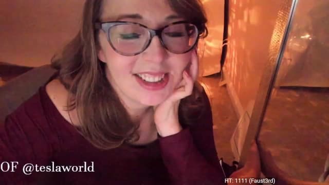 Gallery image thumbnail from Tesla's myfreecams stream on, 02/19/2023, 06:36 image 17 of 20